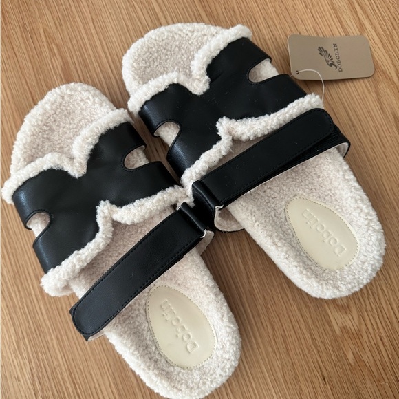 New Donolin (Hermes inspired design)Black and Cream SandalsSize 8. Very desired. - Picture 2 of 2